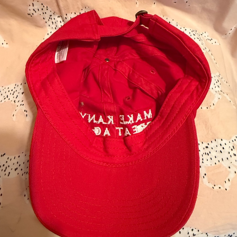 Red Cap with Embroidered Text Kanye - Picture 3 of 4